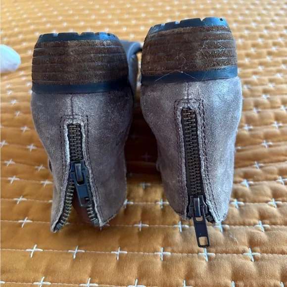 Born Men's Gray Leather Boots - Picture 4 of 5